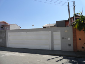 fachadas-de-casas-com-portão