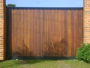 portões-de-madeira-garagem