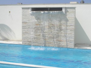 projetos-de-piscinas-com-cascata