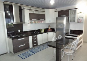 Cozinhas-planejadas-pequenas-bancada-granito