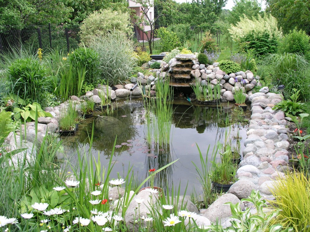 Como-fazer-um-lago-artificial-no-jardim
