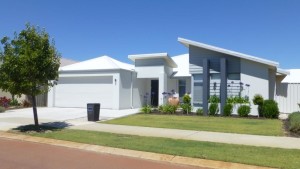 Fachadas-de-casas-modernas-com-telhado-colonial