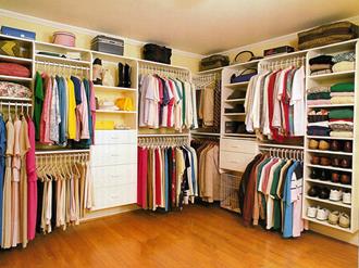 Como organizar closets pequenos