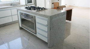 piso granito para cozinha