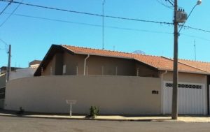 Fachadas-de-muros-residenciais-simples
