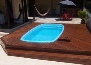 Piscinas-pequenas-com-deck