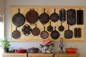 Como-pendurar-panelas-na-parede-da-cozinha