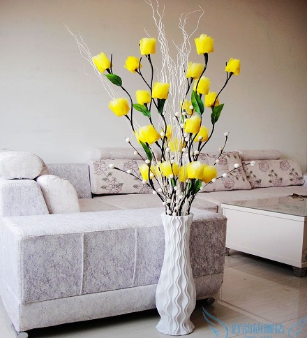Vasos com flores artificiais para sala | Decorando Casas