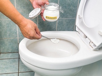 Como-limpar-banheiro-encardido-com-bicarbonato