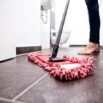 Como-limpar-piso-de-banheiro-encardido