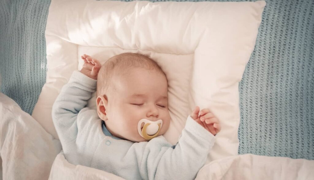 Tipos-de-travesseiros-para-bebê-posicionamento